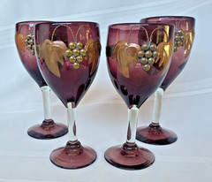 Vintage Handmade Art Glass Wine Goblets Set 4 3D Brass Copper Grape Overlay 8″