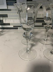 Beautiful Set Of 4 Clear 8 Inch Wineglasses