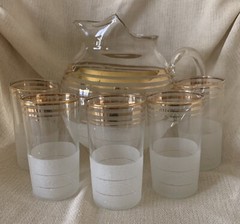 Vintage Gold Striped Frosted 3 Quart Pitcher with 5- 10 Oz Frosted Glasses