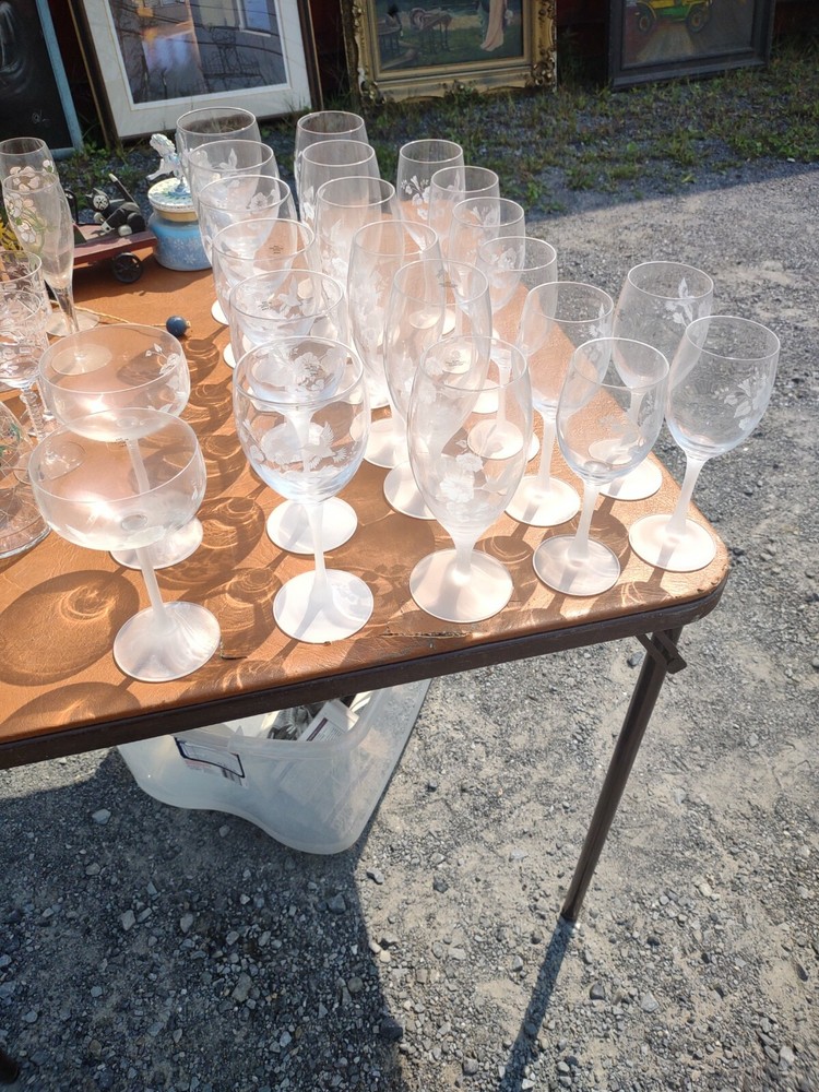 Vintage Avon Hummingbird Frosted Crystal Iced Tea Goblets 7 7/8″ Wine 22 Pieces