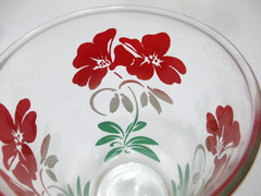 Vintage Glass Tumblers SET OF 5 Red Flowers White Green Leaves 4 3/4″ Tall