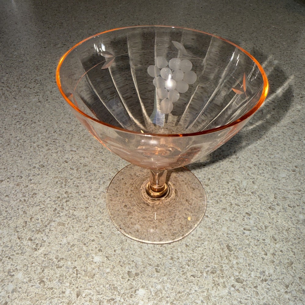 Delicate Vtg Etched depression glass champagne coup or sherbet dish light pink