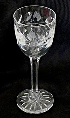 KOSTA BODA CRYSTAL «ROSA» PATTERN CORDIAL CUT GLASS STEM 4 1/2″ – MINT CONDITION