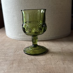 INDIANA GLASS Kings Crown Thumbprint 4 1/4″ T Cordial Glass VTG Avocado Green