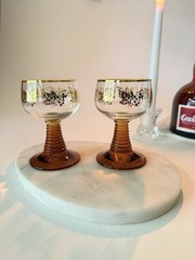 Vintage Amber Beehive Stem Wine Glasses Pair Gold Grapevine Römer Style 4.25″
