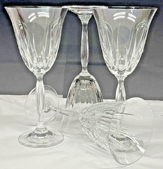Mikasa Cut Crystal Wine Glasses Set of 4 Innovation 6oz Twisted Flat Stem