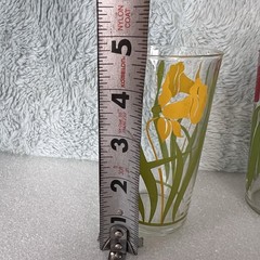 Swanky Swigs Vintage MCM Juice Glass Daffodil Flowers Floral 4″ Yellow Blue