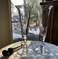 DAVID LINLEY CRYSTAL CHAMPAGNE FLUTE GLASSES & CHAMPAGNE STOPPER IN BOX ENGLAND