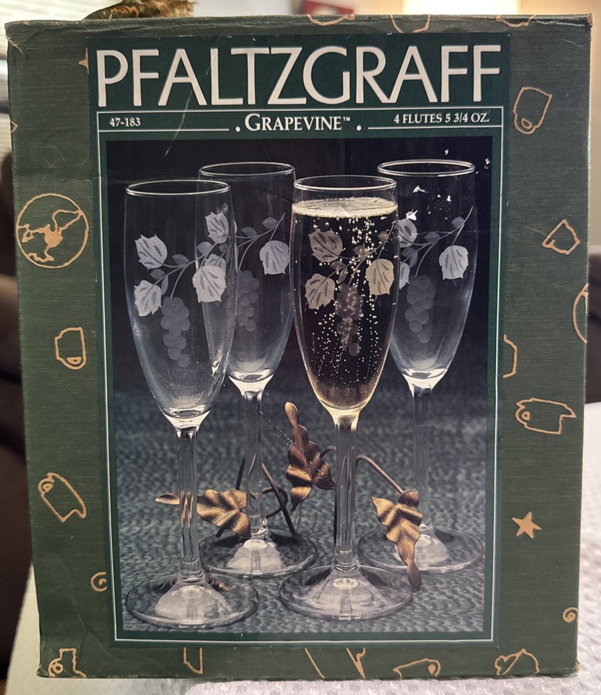 Pfaltzgraff Grapevine Flutes. Set Of 4 5 3/4 Oz