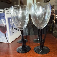 NEW IN BOX 4 Luminarc France Festival Wine Glasses Swirl Black Stem 10.5oz