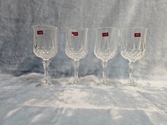 SET OF FOUR Cristal d’Arques LONGCHAMP CLEAR 5 1/2 oz Wine Glasses, 6 1/4″. NEW