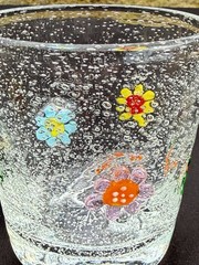 Crate & Barrel Zazz Seeded Bubble Glass Flower Tumbler Miliefiori Daisy 3.75”