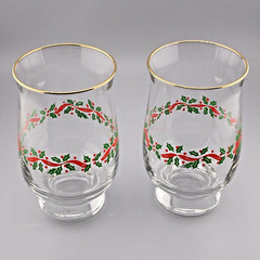 (2) Libbey Holly Ribbon Glasses Tulip Shape Tumblers Intact Gold Rims Vintage
