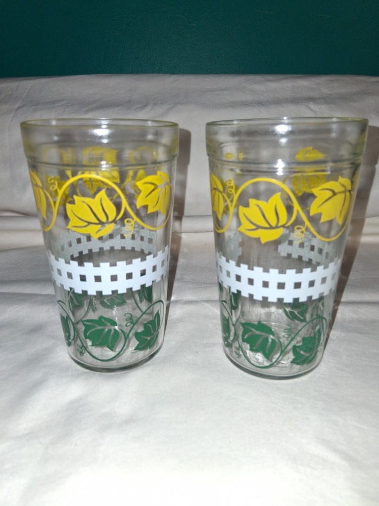 2 Hazel Atlas Grape Green Ivy Vine White Picket Fence Design Drinking Glasses
