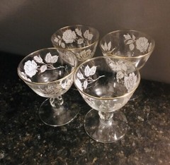 Vintage Vtg Libbey White and Gold Rose Stemmed Glasses lot of 4