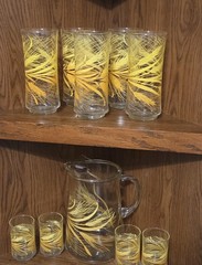 Vintage 2 QT Golden Wheat Pitcher & (5) 12 Oz Libbey Glass Tumblers & (4) Juice
