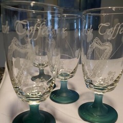 4X Vtg. SHAMROCK Irish Coffee Glasses Frosted Mugs Green Stems