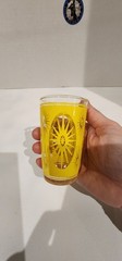 VNTG Pristine 7 Hazel Atlas Atomic Yellow Starburst MCM RETRO Bar Glasses 3.5″