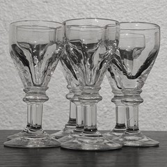 Antique Victorian Deceptive Toastmaster Knopped Stem Toasting Dram Glasses (x 7)