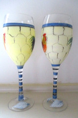 Set Of 2 Painted Glass Rooster Wine Glasses 8.5″