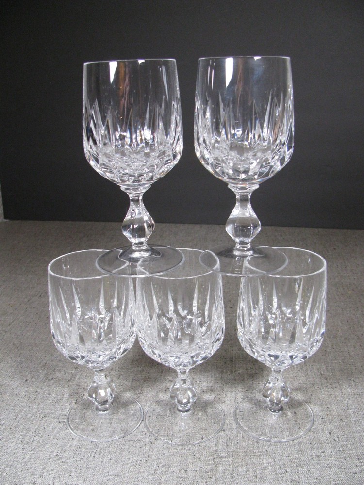 Colchester by Hutschenreuther Hand Blown Cut Crystal Wine Goblets Bavaria Mint