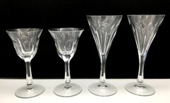 Beautiful Fine Crystal Blade Cut Hand Made 2 Wine and 2 Champagne Vintage