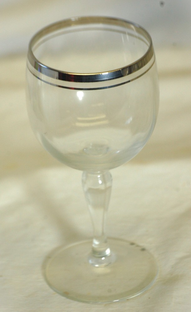 Double Platinum Ringed Rimmed Wine Glass 4 oz.