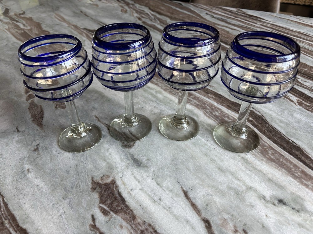 🍋‍🟩4 Wine Glasses Cobalt Blue Hand Blown Art Glass Threaded Spiral MCM Vintage