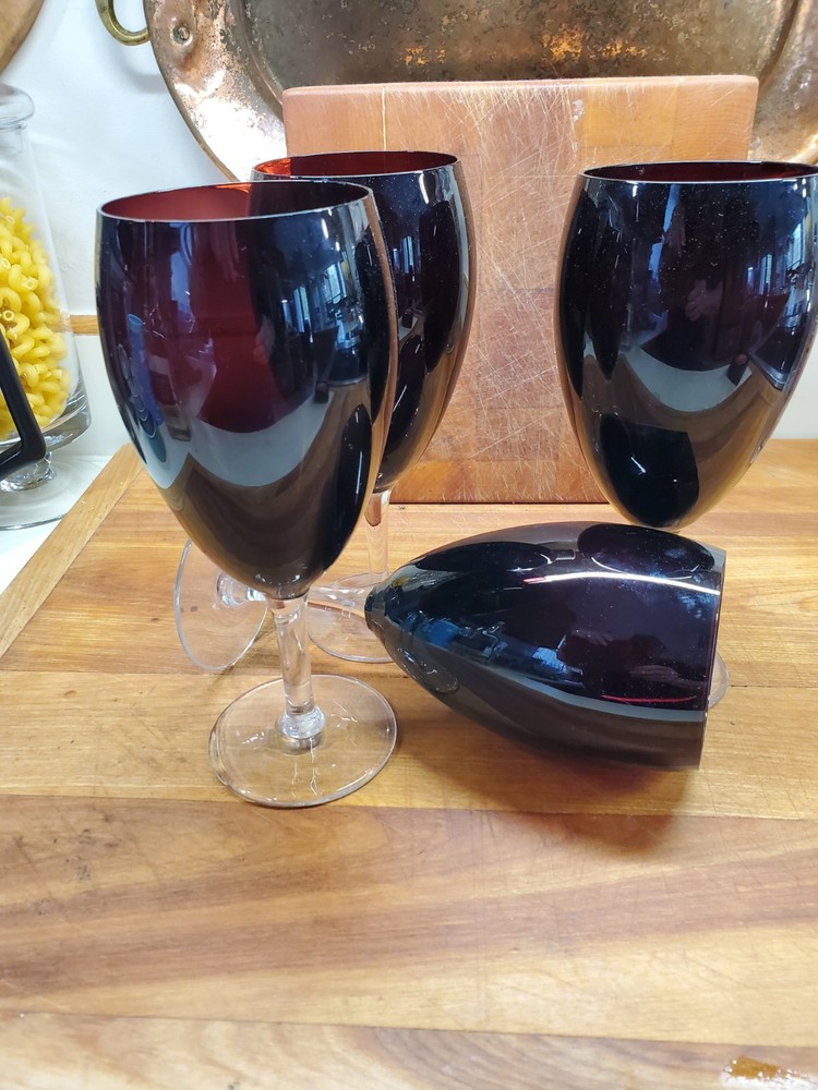 Wine Goblets Set /4. Plum Color. Beautiful!