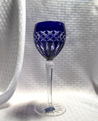 AJKA/GODINGER CADESSIA WINE GLASS COBALT BLUE CUT TO CLEAR CRYSTAL BOHEMIAN TAG