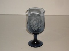 Pfaltzgraff Folk Art Bird Blue Stemmed Etched Beverage Goblet USA