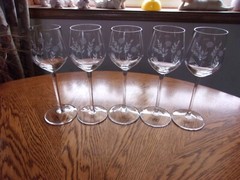 Wine Etched Floral Blown Smooth Stem 7 Oz – Set of 5 Glasses