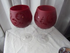 2 Coldwater Creek Red Etched Copa Balloon Wine Glasses Scroll & Leaf