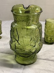 VTG 64 oz Anchor Hocking Avocado Green Rainflower Pitcher 3 Mismatched Glasses