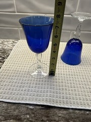Set of 2 CRISTAL D’ARQUES-DURAND Casual Setting Sapphire Wine Glasses 7 5/8”
