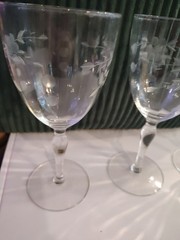 Set Of 3 vintage etched grape pattern crystal wine glasses(F2)