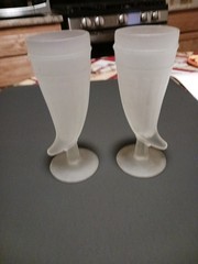 Set Of 2 Vintage Crystal Wine Glasses8″x3″.