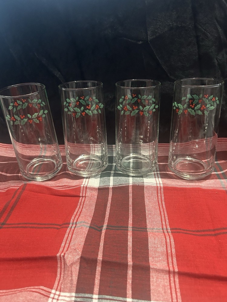 Set of 4 Vintage Corelle WINTER HOLLY Tumblers Drinking Glasses 16oz. 1995
