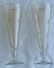 Set Of 2 Vintage Light Amber Footed Pilsner Glasses – 8″ Tall – MCM – Stunning