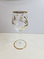 Vintage Crystal Wine Glass Etched Floral Gold Leaves & Trim 7″ Tall