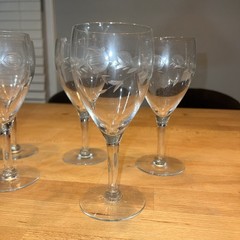 Set of 5 Etched Wine Glasses – Grape & Leaf Design – Vintage Clear Stemware