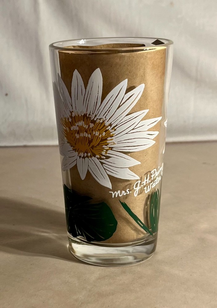 Boscul Mrs. J.H. Pring Water Lily 5″ Peanut Butter Glass (BS442)