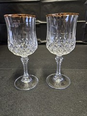 SET OF 2 CRISTAL D’ARQUES-DURAND LONGCHAMP GOLD 6.5″ TRIM WINE GLASSES