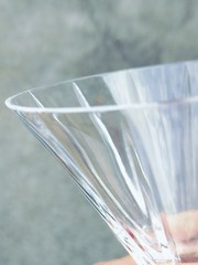 Williams Sonoma Crystal Stemware Dorset 7 3/4″ X 4 3/8″ Martini Glass Set of 4