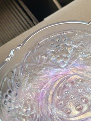 Pretty White US Glass Carnival Glass Palm Beach Berry Bowl Gooseberry Interior