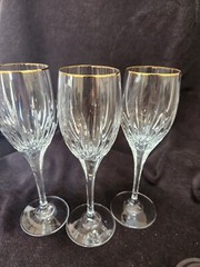 Mikasa Golden Lights Crystal 8 1/4” Gold Trim Wine Glass Pr Nicely w/ Arctic