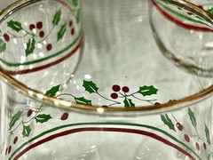 Set of 8 ) Vtg Libbey Holly Berry Gold Rim Christmas Goblet Bow Tie Stem Glasses