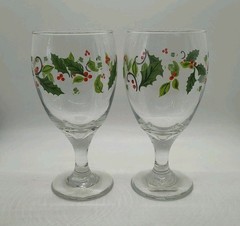 Libbey Holly Berry Iced Tea Goblet Glasses with Stems Set of 2 Christmas Glasses