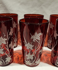 8 Anchor Hocking Royal Ruby Red Glasses Tumblers W/ Tiger Lily Flowers 5″ Vtg