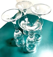 4 excellent Thomas O’brien 8.5”Champagne Flutes Dotted Pattern trumpet footing